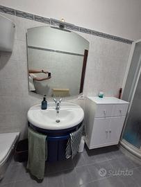 Mobile bagno con lavandino