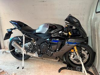 Yamaha YZF R1 usata in vendita in Puglia