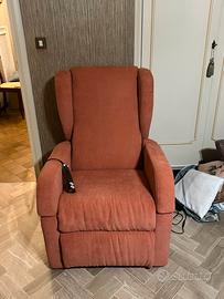 Divano, poltrone e letto elettrico