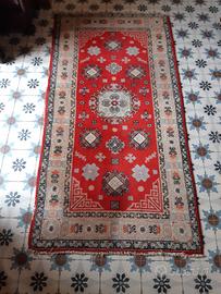 tappeto antico in lana 