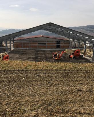 MANEGGIO COPERTO TUNNEL RICOVERO FIENO MAGAZZINO