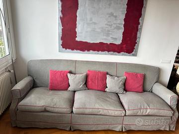 Divano di tappezzeria