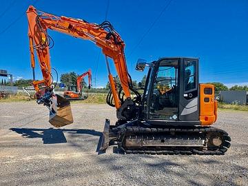Miniescavatore Hitachi Zaxis 85 USB-5 braccio trip