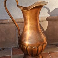 Brocca in rame martellato