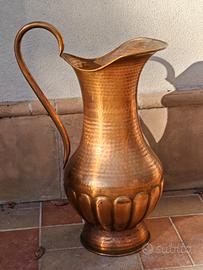 Brocca in rame martellato