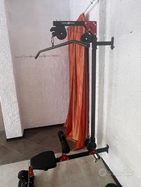 Stazione pulldown palestra multifunzione