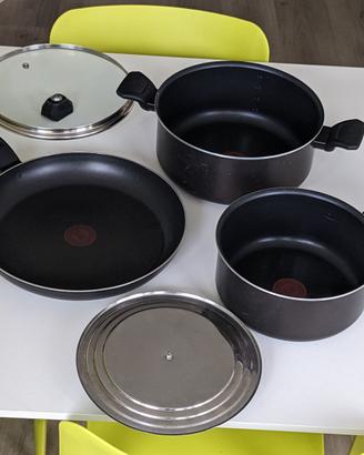 Set da cucina Tefal: pentole, padella e coperchi