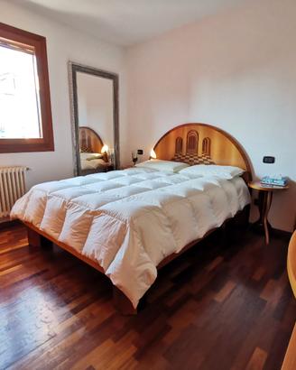 Camera da letto di design noce nazionale