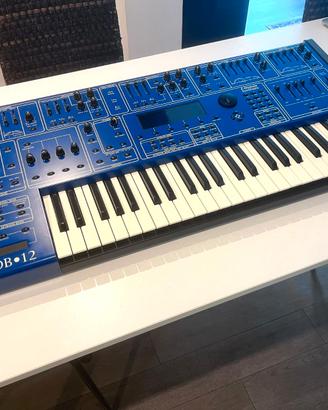 Oberheim OB12  Sintetizzatore polifonico