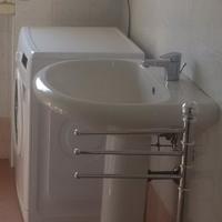 Lavandino a colonna Ideal Standard con rubinetteri