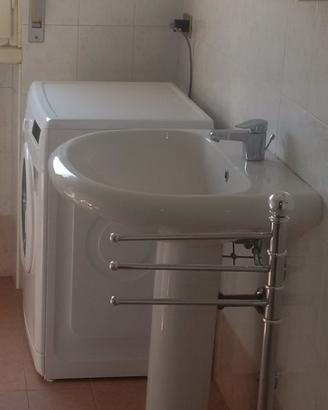 Lavandino a colonna Ideal Standard con rubinetteri
