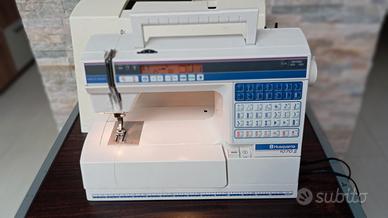 macchina da cucire professionale che ricama