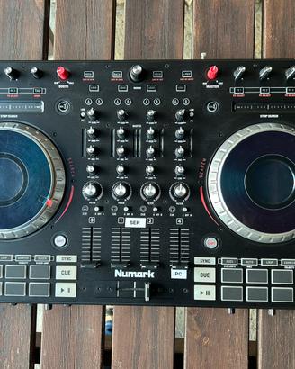 Mixer Numark  NS6 II