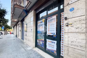 MONOLOCALE A MANFREDONIA