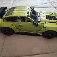 Lego Technic Mustang verde e ducati