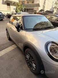Privato vende