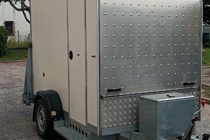 Rimorchio chiuso per trasporto cose