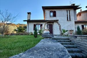 PORZIONE DI BIFAMILIARE A ORTE