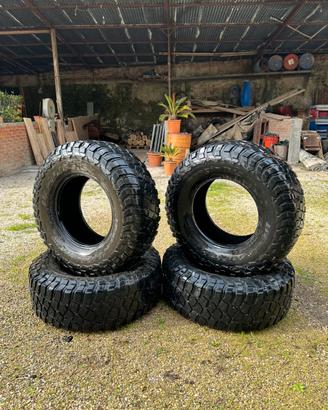 4 Gomme BFGoodrich Mud-Terrain T/A KM2 35x12.50R17