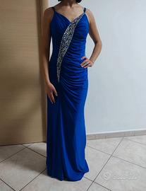 Abito blu da cerimonia con decorazione di perline