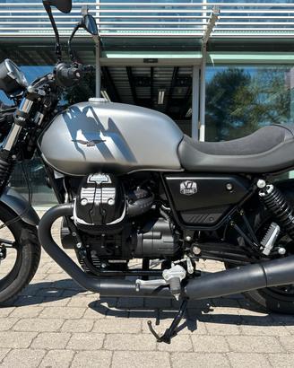 Moto Guzzi V7 IV STONE 850 E5