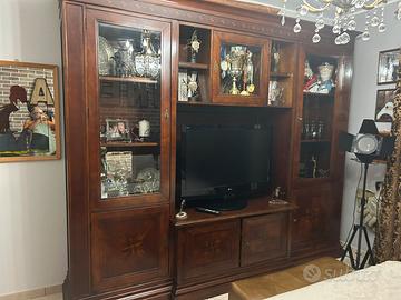 Parete attrezzata in legno massello, come nuova