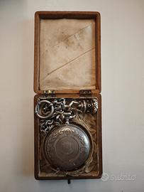 Orologio Ancre Remontoir con catena e scatola 