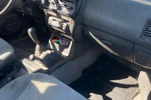 MITUSBISHI L200