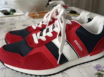 Sneakers rosse e blu da uomo con logo Ducati