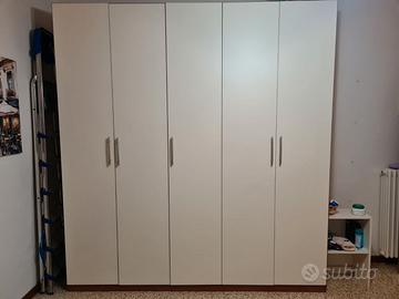 Armadio a 5 ante