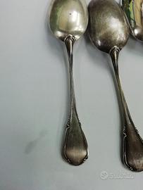 cucchiaini d'argento 