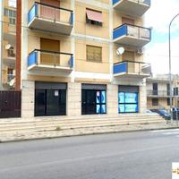 CAPACI: LOCALE CAT. C/1 CON SPAZIO ESTERNO