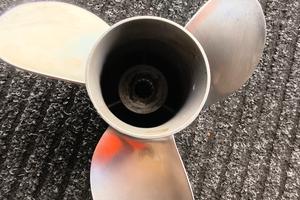 Elica  Solas Inox 9 1/4 X 10