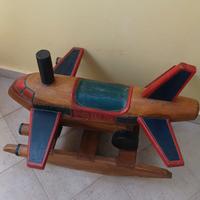 Dondolo in legno 