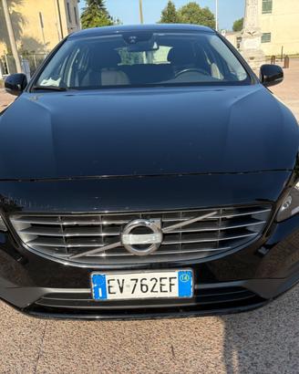 Volvo V60 D3 2.0 D anno 2014 .€.2.500