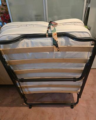 letto pieghevole singolo con materasso, mai usato