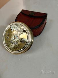 bussola tascabile in ottone con custodia