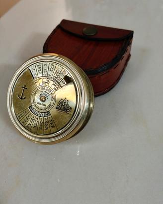bussola tascabile in ottone con custodia