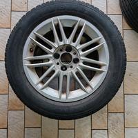 2 cerchi in Lega più 2 gomme