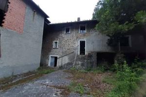 Immobile in asta di 3212 m² con più di 5 locali a 