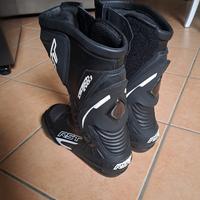 stivali moto nuovi.