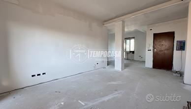 4 LOCALI! TOTALMENTE RISTRUTTURATO!LIBERO SUBITO!