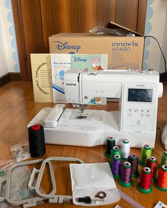 Brother Innov-is M240ED Disney ricamatrice + acces