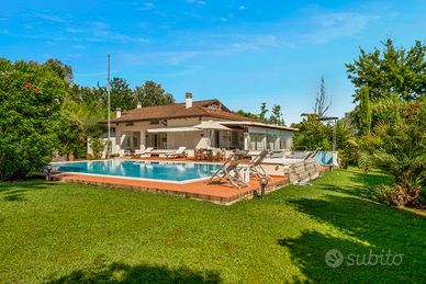 Appartamento in Villa a Forte dei Marmi