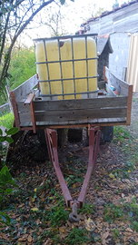 Carretto trattore con contenitore