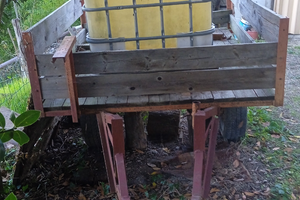 Carretto trattore con contenitore