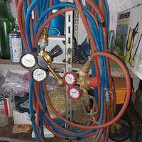 bombole acetilene con cannelli e monometri