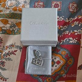 Calvin Klein CK ciondolo/charm NUOVO 