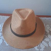 Cappello estivo con cinturino