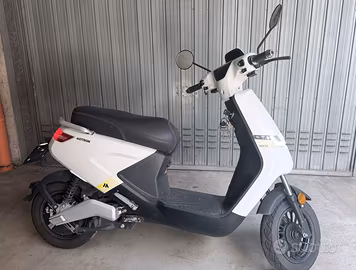 MOTRON VOLTZ - Scooter elettrico 100% (solo 4900km